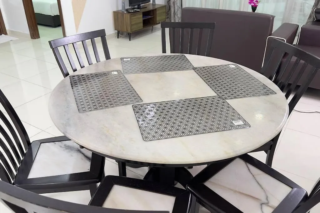 Luxury 2Br2Br Service Apartment At Regalia Residence Kl Kuala Lumpur